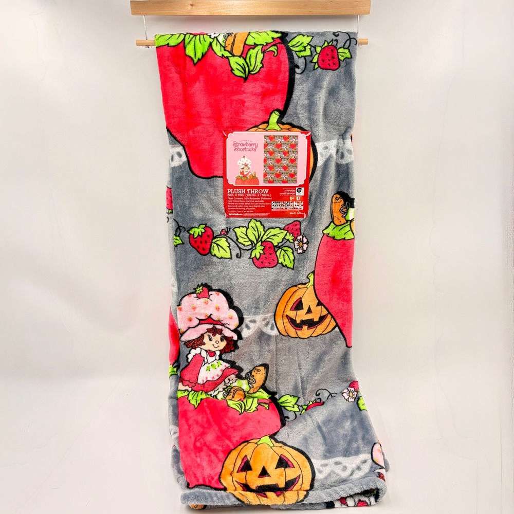 Strawberry Shortcake Halloween Plush Throw Blanket Grey Pumpkin 50x70 Wildkin